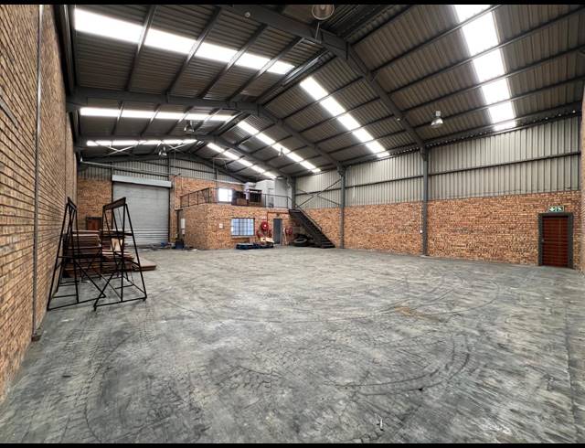 347M² WAREHOUSE TO LET IN STRIJDOMPARK